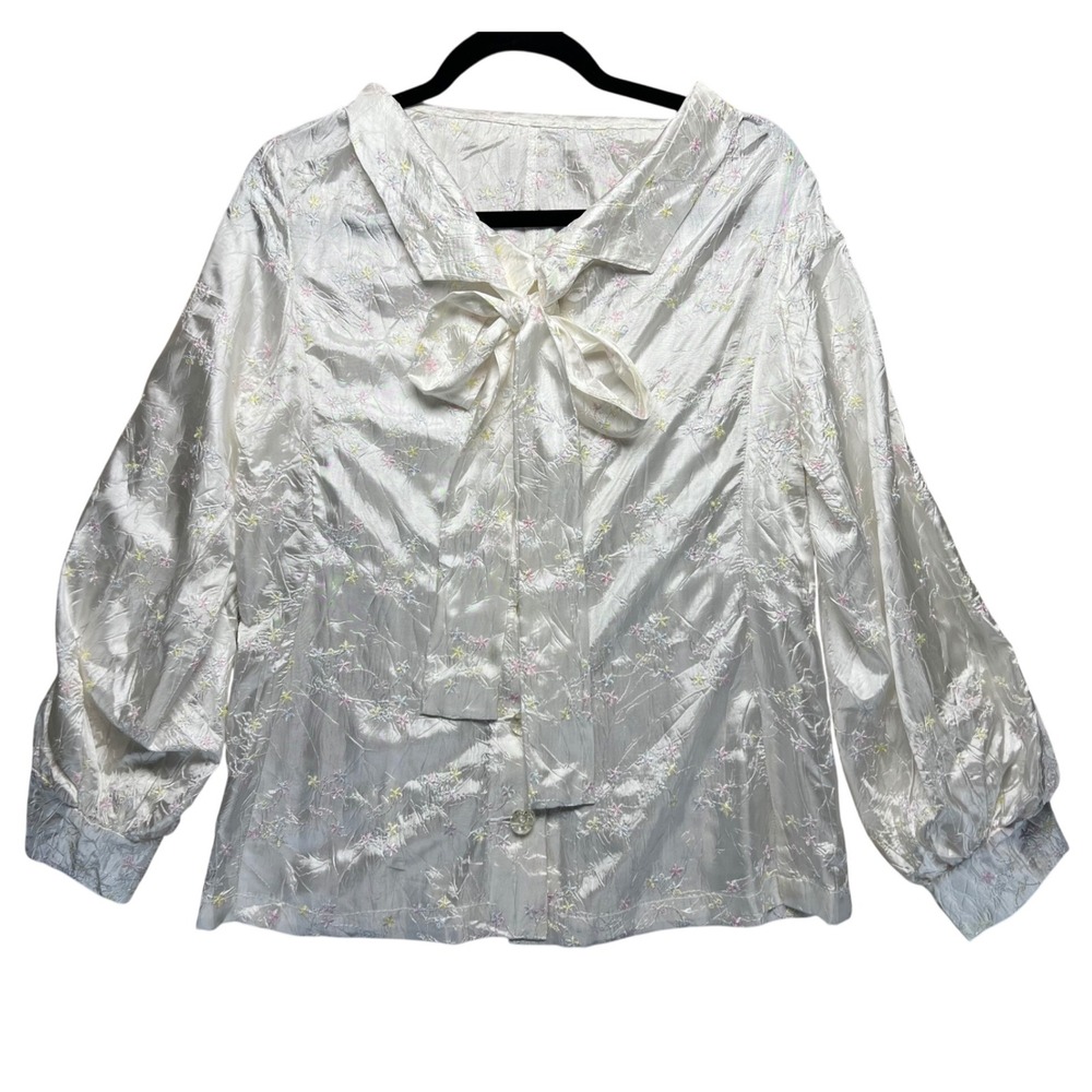 Vintage White Floral Embroidered Button‎ Up Blouse with Bow Collar Romantic L